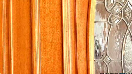 Горячая блондинка стонет и кончает на кастинге