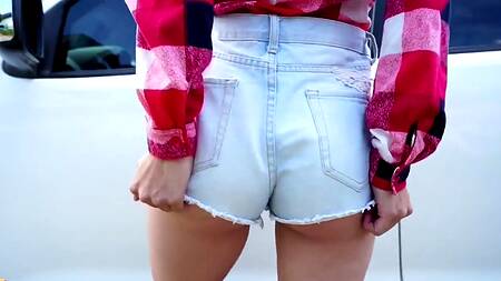 Телека в шляпе страстно трахается после прогулки