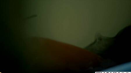 Красотке на массаже захотелось отдаться в попку