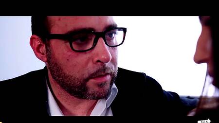 Ведущая радио отдается в попку во время интервью