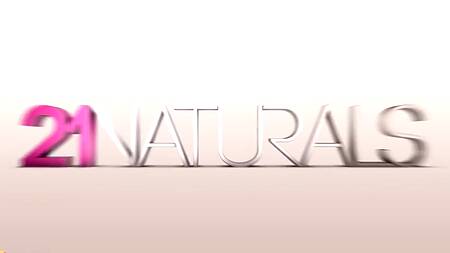 Увлажняет попку рыжей девушки маслом и нежно её трахает