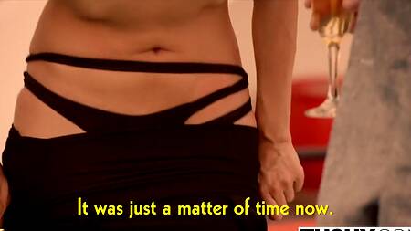 Красивой азиатке, как и парню, нравится анальный секс