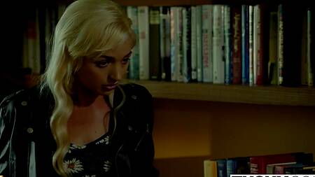 Учитель отшлепал студентку и трахнул её в попку