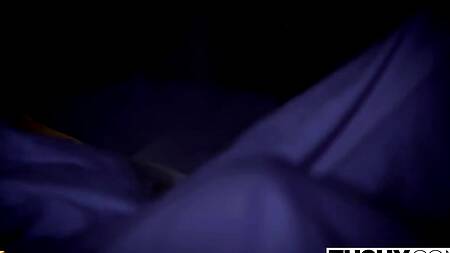 Красотка наконец решается на двойное проникновение