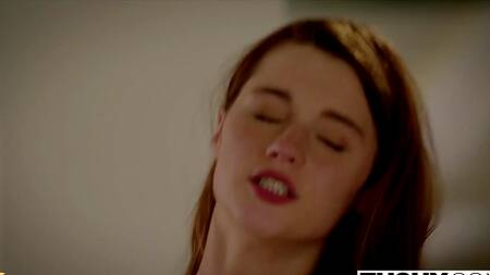 Рыжая студентка доверяет попку только репетитору