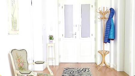 Трахает блондинку на кастинге и лижет её жопу