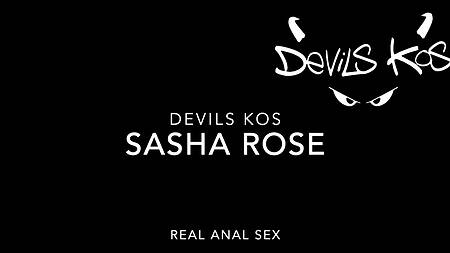 Парень наслаждается узким аналом загорелой русской девицы