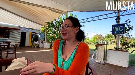 Блондин запикапил на пляже безотказную в постели русскую девку