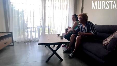 Блондин запикапил на пляже безотказную в постели русскую девку