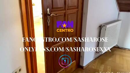 Негр с большим членом жарит в анал стройную белую девчонку