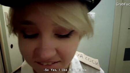 Русский пацан наслаждается сексом с молодой толстушкой