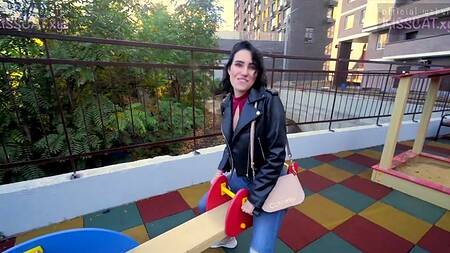 Запикапил и отодрал на улице симпатичную брюнетку