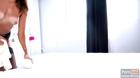 Клиент отодрал знойную риелторшу и мощно кончил ей на лицо