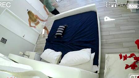 За неимением альтернативы сестра идет ебаться с братом