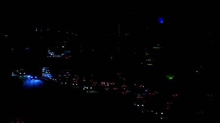 Красотка показывает свою любовь, отдаваясь в попку