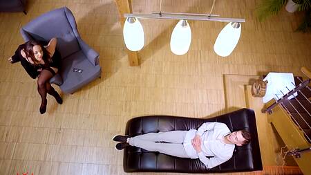 Худышке в красивом белье хочется секса после работы