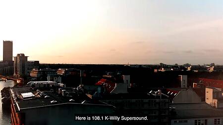 Уборщик хостела становится свидетелем мастурбации девушки