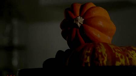 Старый отчим может удовлетворить молодую падчерицу