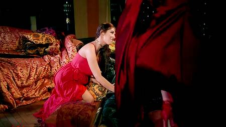 Порно пародия на Игру престолов с сексом втроем