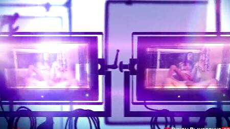 Страстно трахает шикарную блондинку возле бассейна