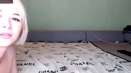 Русские студенты устроили сучке групповуху с двойным проникновением