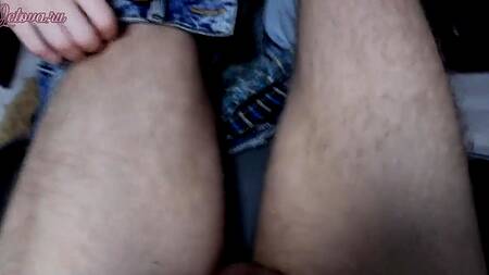 Начальник училища сношает в кабинете молодую русскую студентку