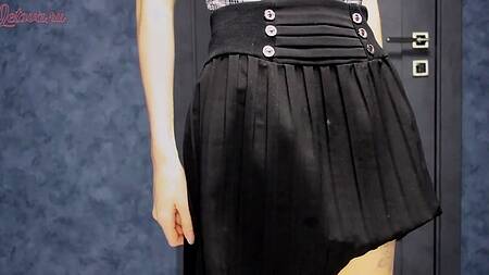 Начальник училища сношает в кабинете молодую русскую студентку