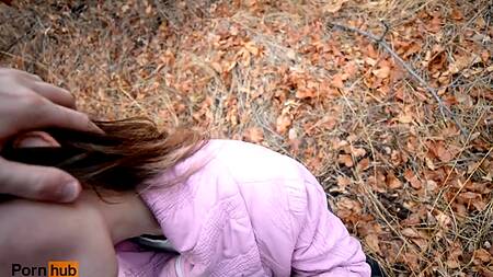 Русская шлюха предложила незнакомцу перепихнутся в парке