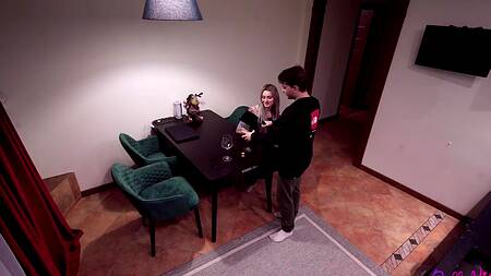 Полизал писю стройной блондинке и нежно трахнул в узенький анал