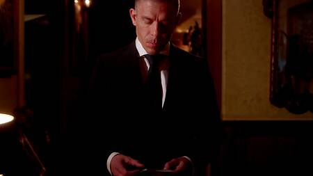 Уверенная в себе владелица бизнеса пробует двойное проникновение