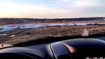 Любительское порно в автомобиле красивой русской пары