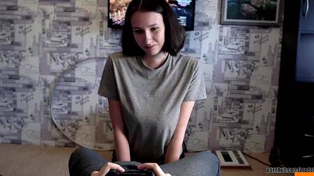 Наполнил рот спермой глубоко отсасывающей грудастой подруге