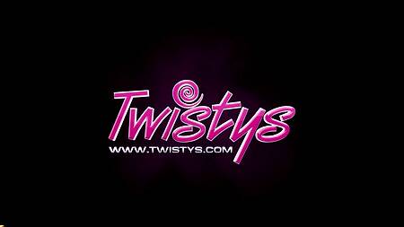 Инстаграм модель в новом образе записала дрочку на видео