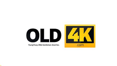 Красивая жена соскучилась за членом мужа