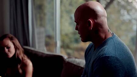 Сразу ссорятся, а потом страстно ебутся