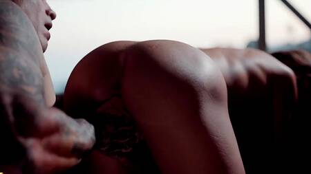 Сразу ссорятся, а потом страстно ебутся