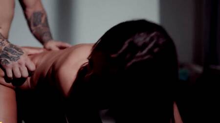 Сразу ссорятся, а потом страстно ебутся