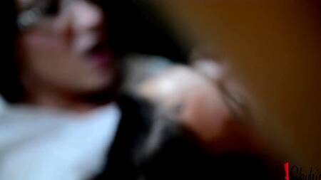 Толпа мужиков пустили по кругу двух сучек с длинными ножками