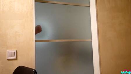 Русская нимфа громко стонет от нежного куннилингуса русского хахаля