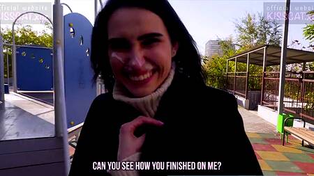 Русская нимфа отдалась в жопу парню на улице в подворотне