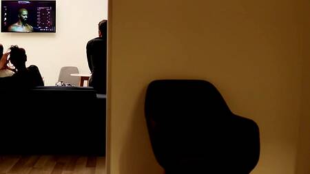 Русская шлюшка изменяет бойфренду с его лучшим другом