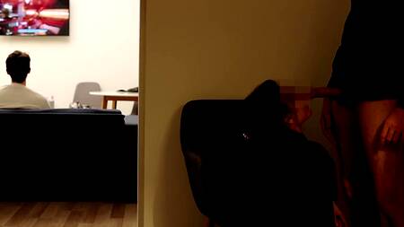 Русская шлюшка изменяет бойфренду с его лучшим другом