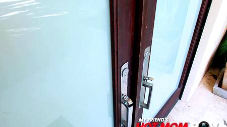 Светловолосая секс бомба подарила мужчине лучший оргазм в жизни