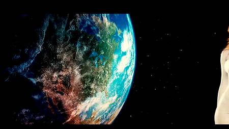 Роскошная зрелая дама кувыркается в постели с молодым парнем