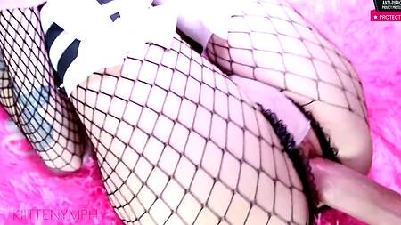 Няшная косплейщица сладко стонет от действий ненасытного любовника