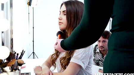 Красивый групповой анал с девушкой в высоком качестве 1080p