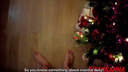 Снегурочка лижет очко и страстно сосет член похотливому кобелю