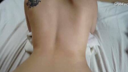 Русский пацан вертит на члене фанатку киберпанка