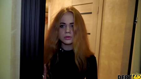 Коллектор оприходовал за долги рыжую девку с классными сиськами