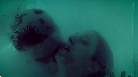 Сочная жена радует мужа страстным сексом и анилингусом